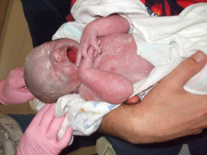 home-birth_AJ-KL-Ella_ajs-birth-photo2